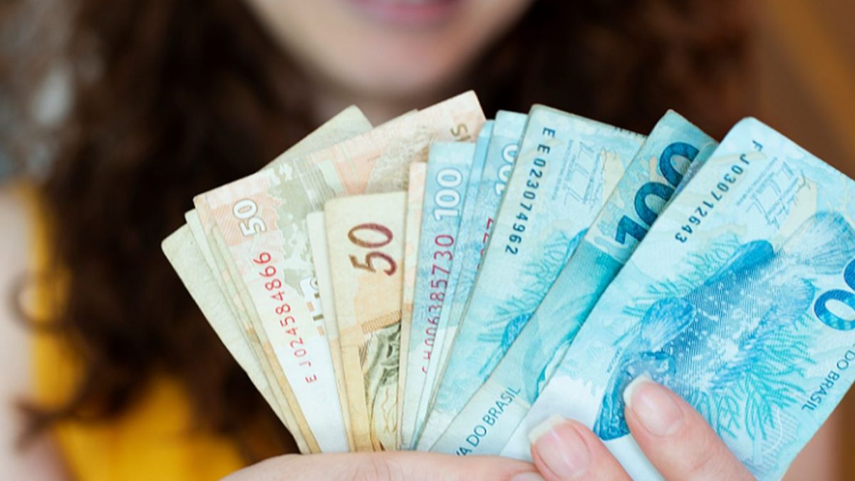 Ganhar dinheiro digitando: veja 9 formas garantidas de lucrar